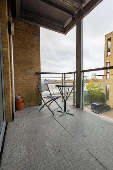 Apartment Morden Apartment, By The Sea With Free Parking London