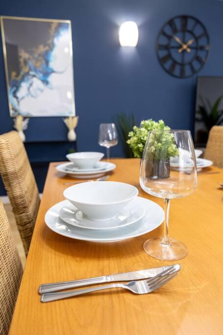 Morden Apartment, By The Sea With Free Parking Londen