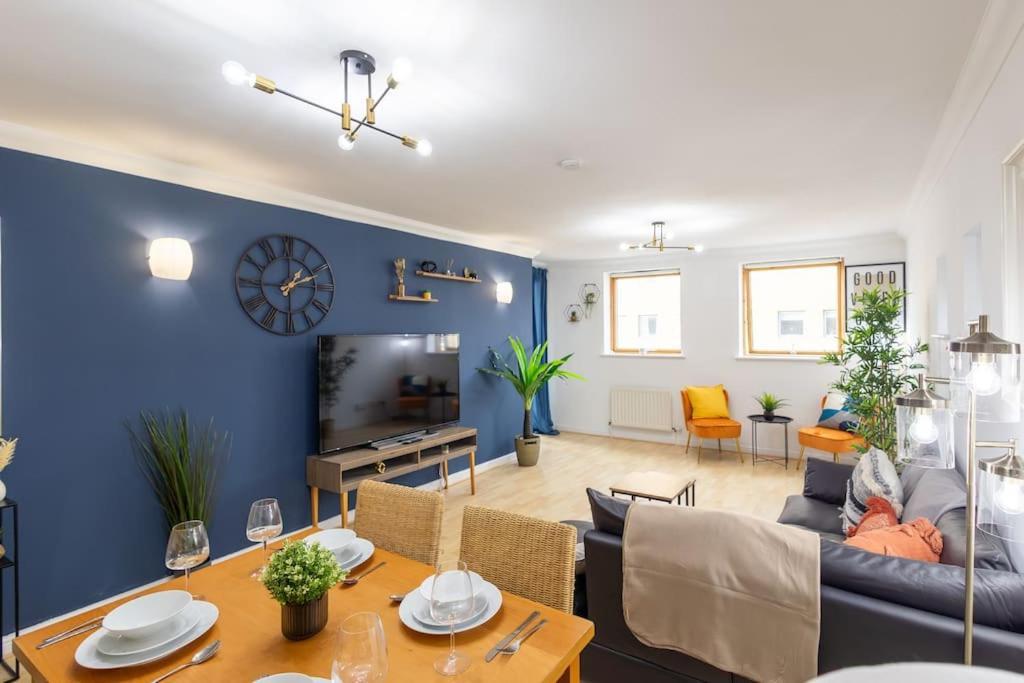 Apartment Morden Apartment, By The Sea With Free Parking *