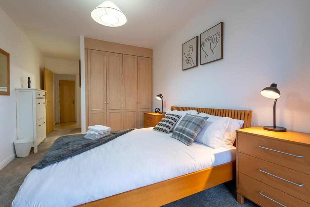 Morden Apartment, By The Sea With Free Parking * Londen