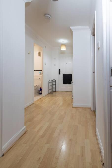 Morden Apartment, By The Sea With Free Parking London