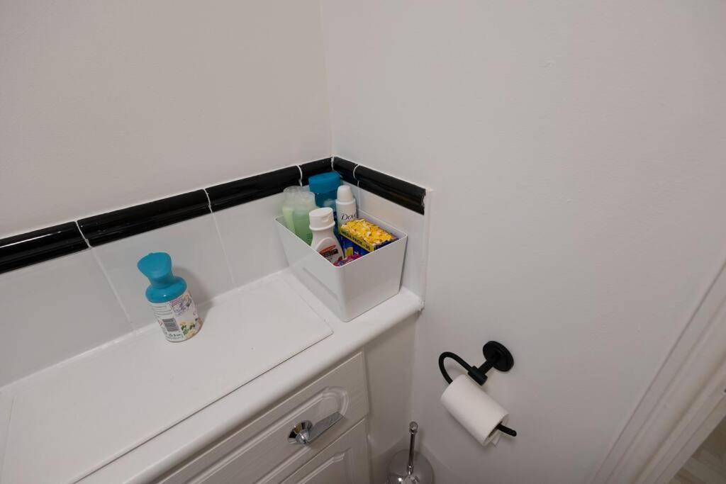 Morden Apartment, By The Sea With Free Parking Apartment