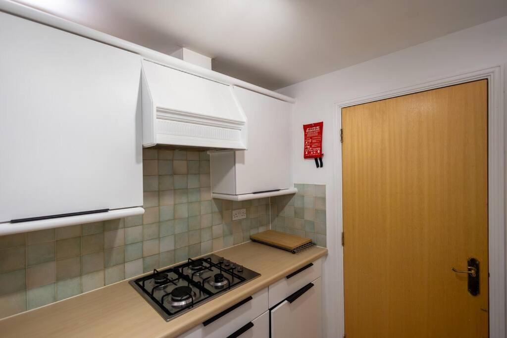 Morden Apartment, By The Sea With Free Parking London