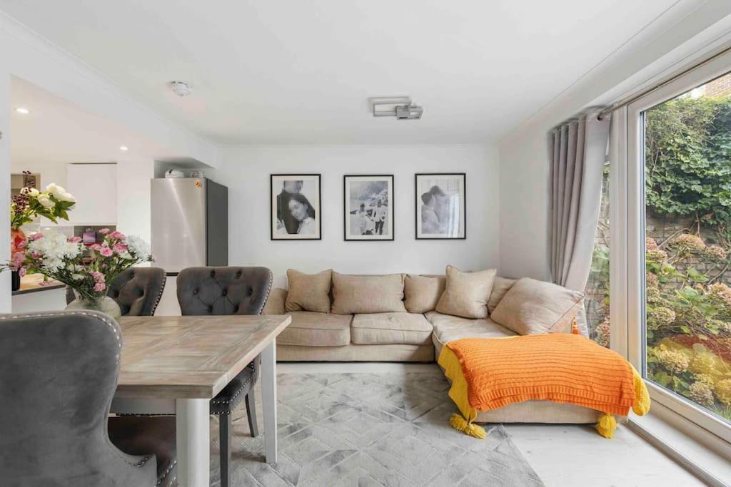 Little Venice Garden Apartment