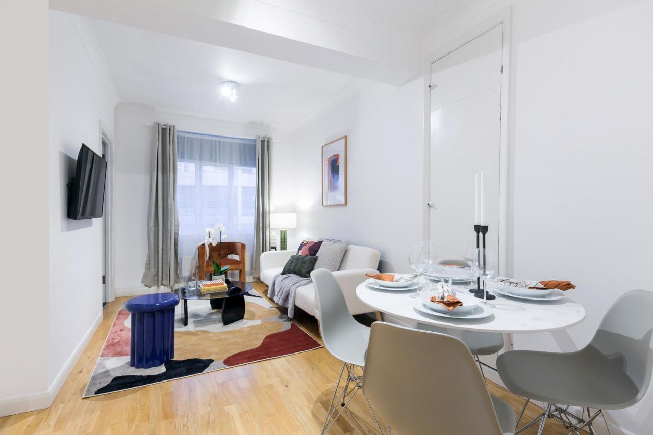 Appartamento Perfectly Located 1 Bed Above Tube Station Londra
