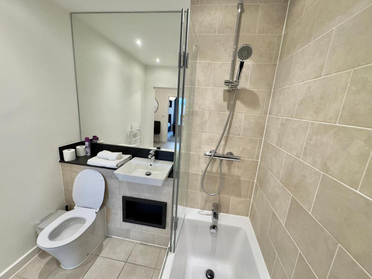 3bedroom, 2bathroom, Balcony,luxury Flat Westfield Lejlighed