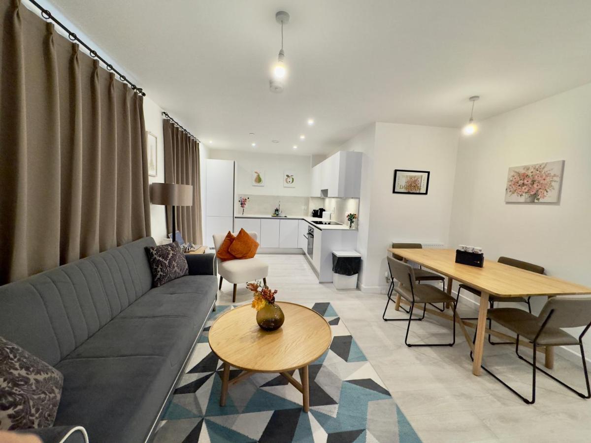 3bedroom, 2bathroom, Balcony,luxury Flat Westfield Lejlighed *