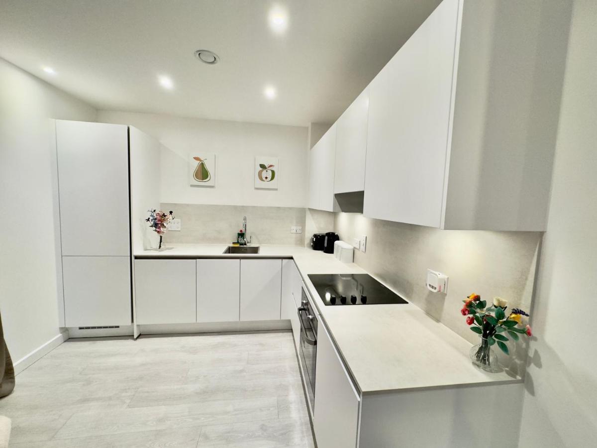 3bedroom, 2bathroom, Balcony,luxury Flat Westfield Lejlighed *