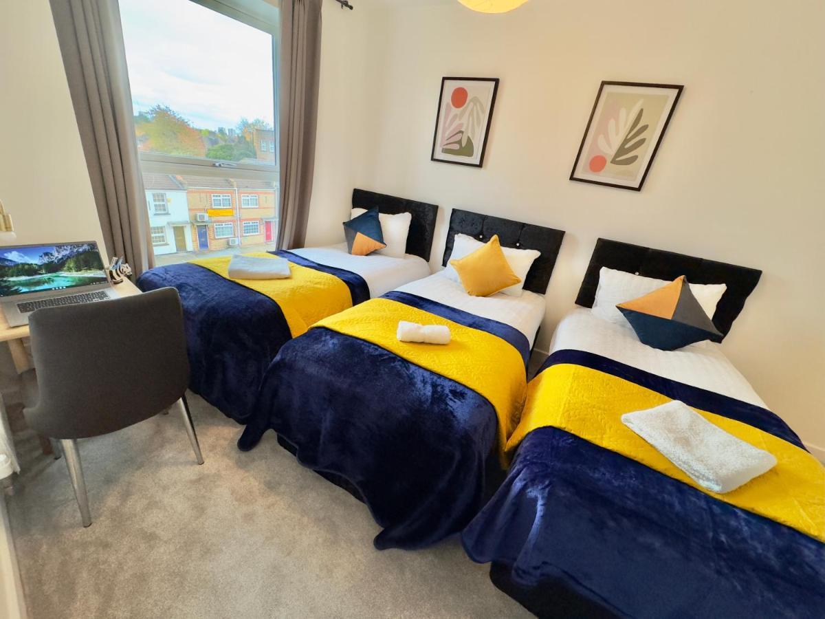 3bedroom, 2bathroom, Balcony,luxury Flat Westfield Lejlighed London