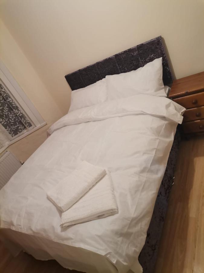 Single Near Seven Kings Train Station Rum i privatbostad *