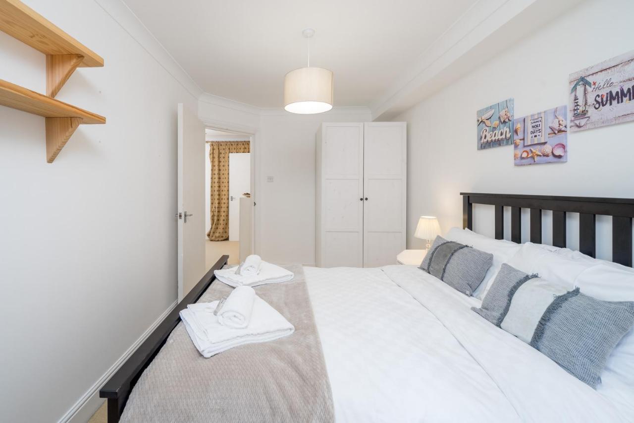 Appartement Stylish Deluxe 2Br Duplex - Free Parking - Near Canary Wharf Londen