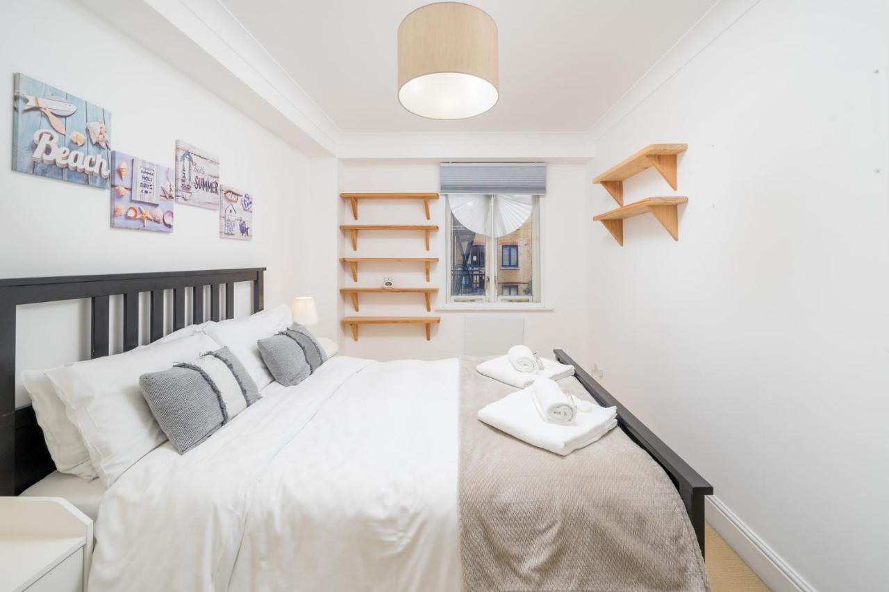Stylish Deluxe 2Br Duplex - Free Parking - Near Canary Wharf Lejlighed