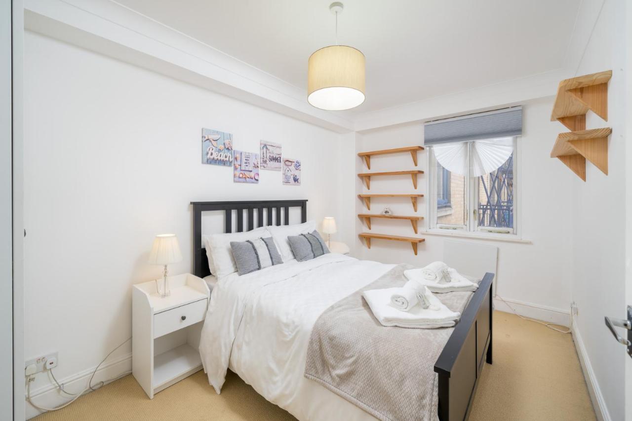 Stylish Deluxe 2Br Duplex - Free Parking - Near Canary Wharf Londen