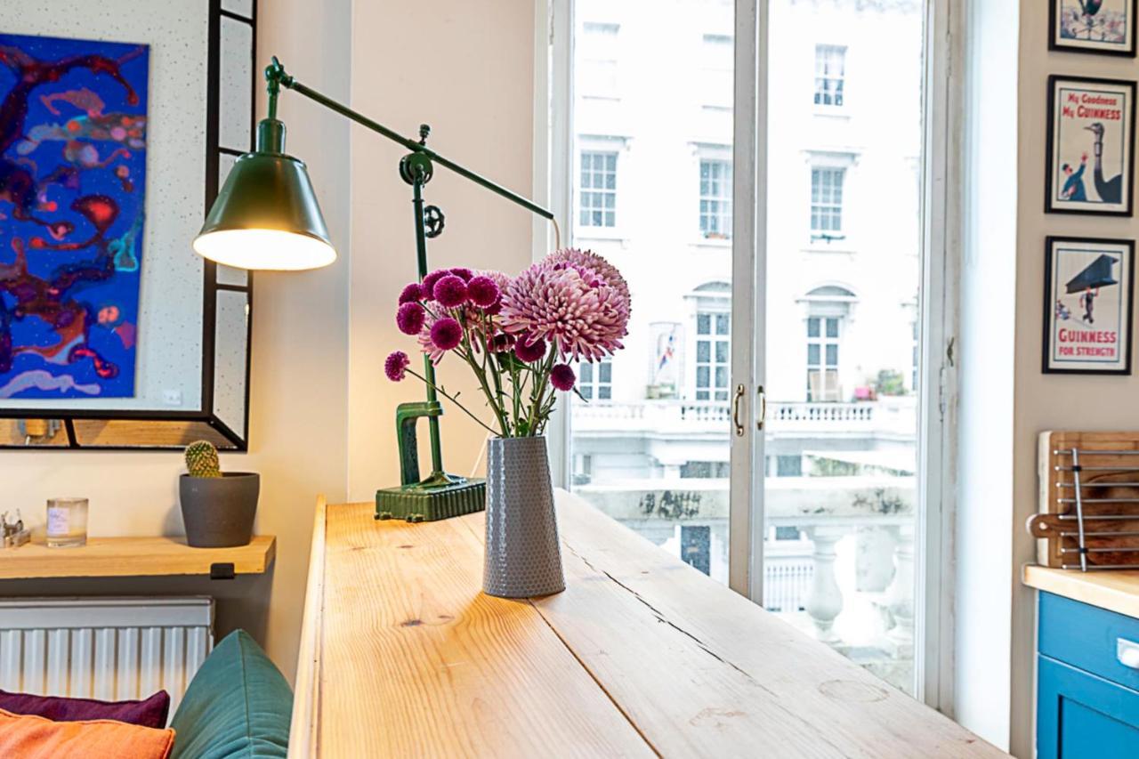 Beautiful Two Bedroom Abode Near Victoria Lejlighed London