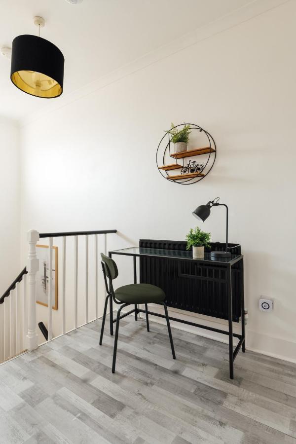 Lägenhet Stunning & Stylish 2 Bed Flat In West