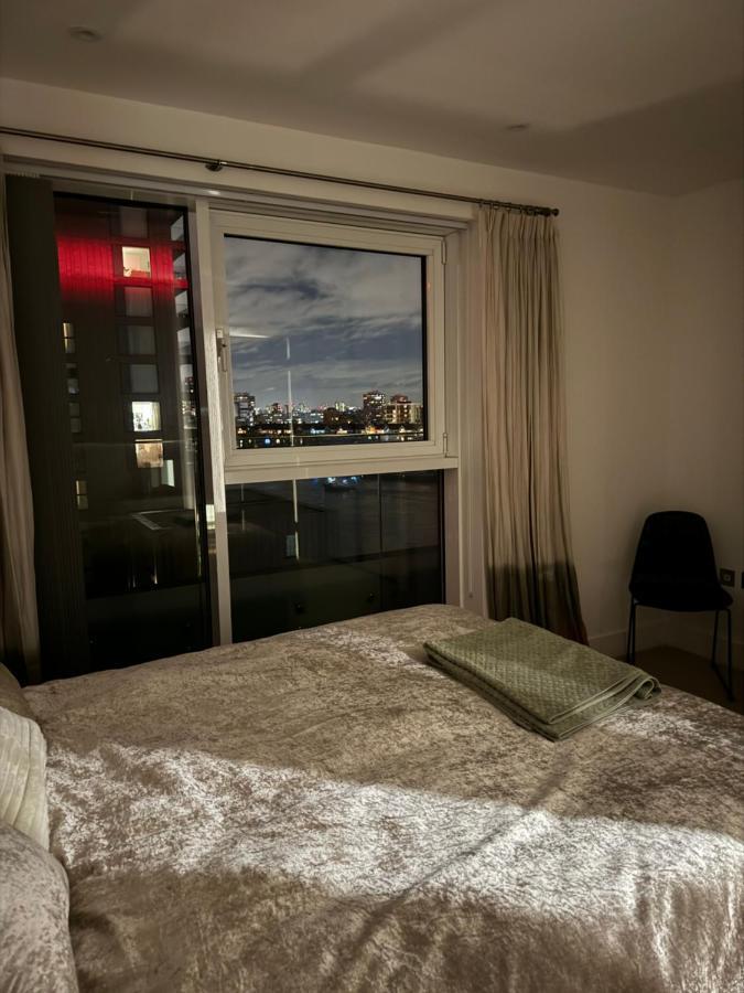 Apartment 2 Bed 2 Bath - Amazing Views Of And River Thames *