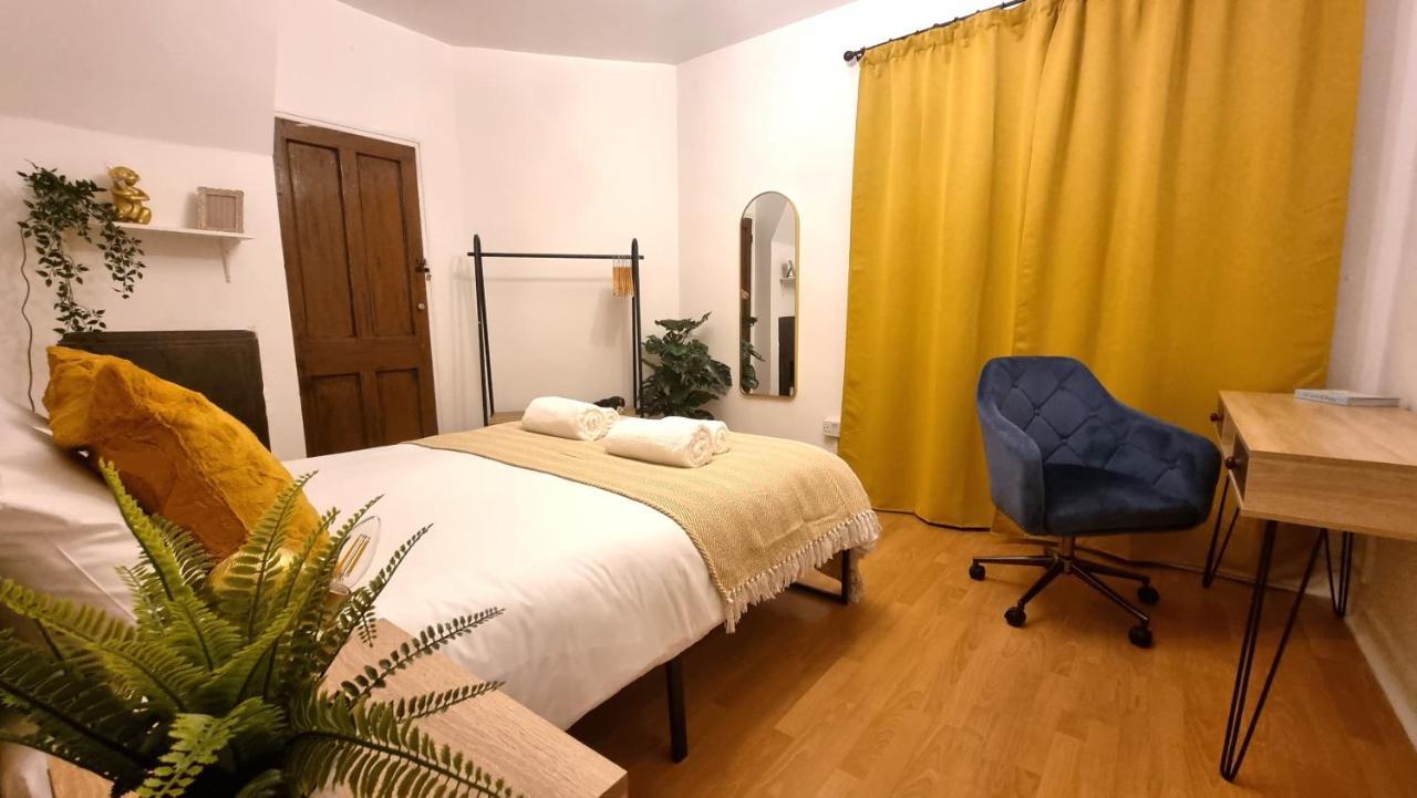 3 Bed Flat O2 Arena Dyson House * Londen