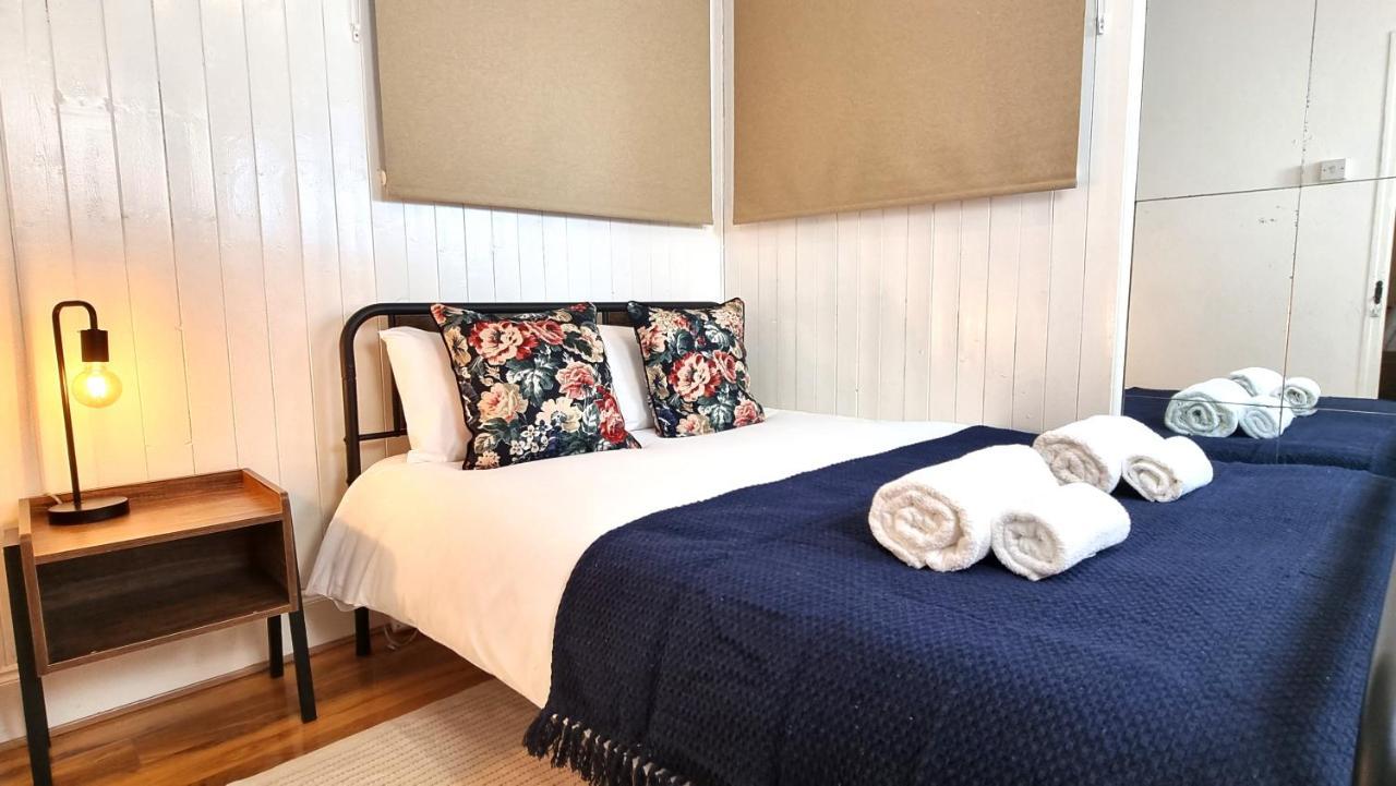 3 Bed Flat O2 Arena Dyson House * Londen