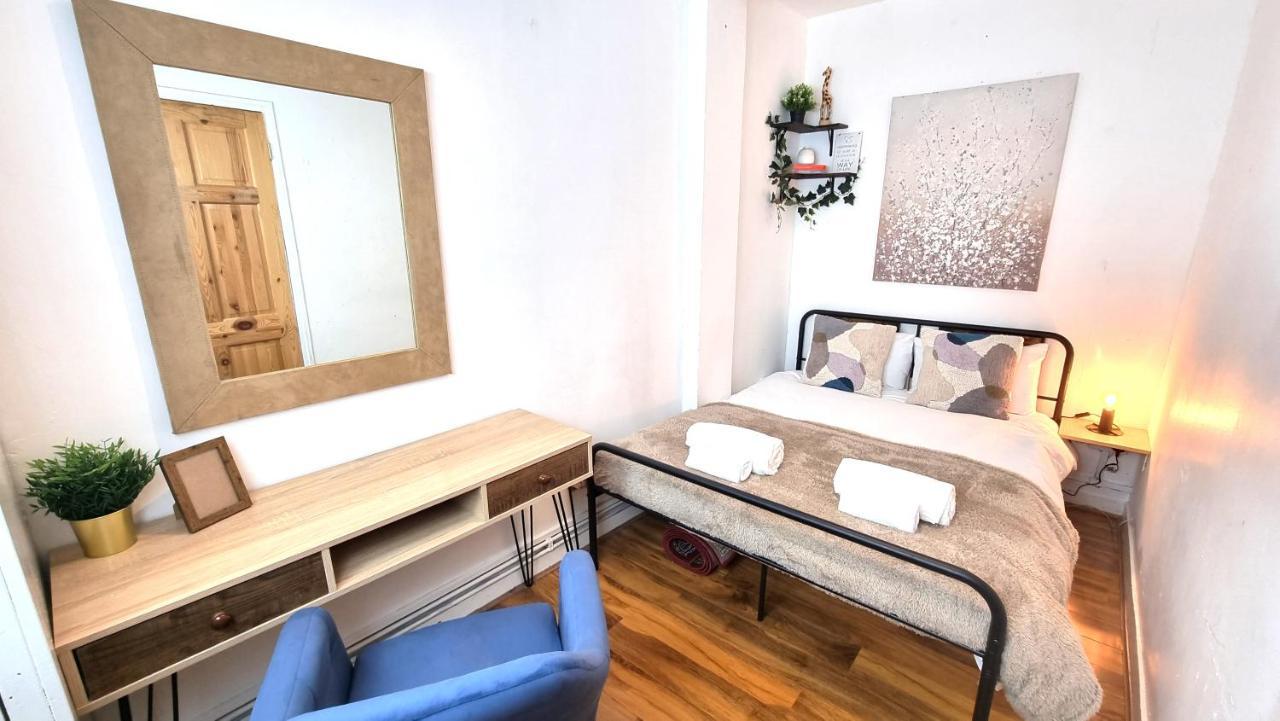 3 Bed Flat O2 Arena Dyson House * Londen