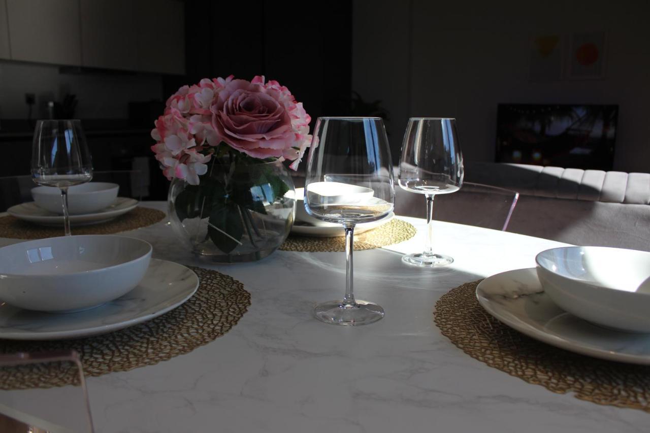 Spacious 2br With Terrance Londen