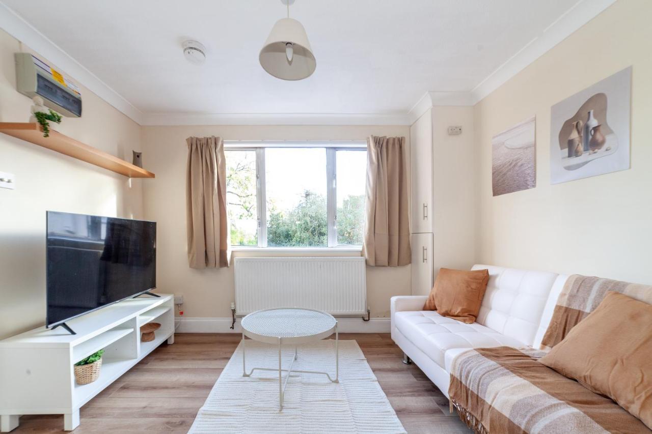 Lovely Flat In Wimbledon W/ Free Parking * Londen