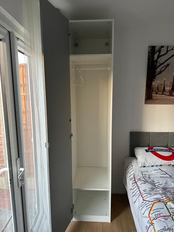 Self-contained En-suite Very Close To Wembley Stadium London