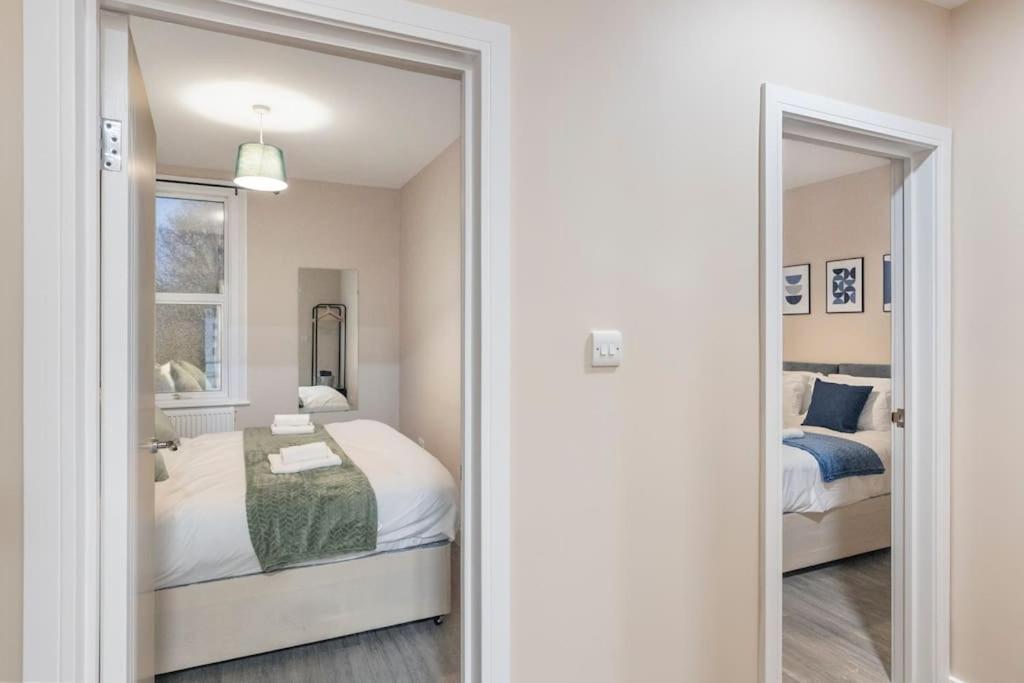 Convenient Spacious House Next Seven Sisters Station Lejlighed