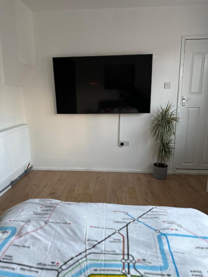 Self-contained En-suite Very Close To Wembley Stadium * London