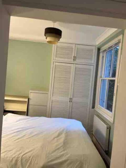 Kensington With 2 Bedrooms 1 Living And Patio Appartement