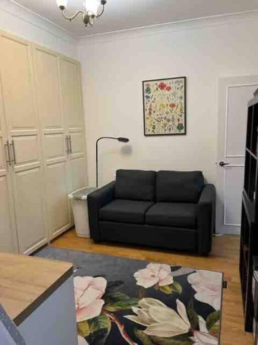 Kensington With 2 Bedrooms 1 Living And Patio Appartement *