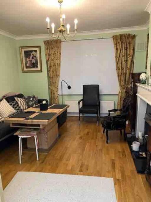Appartement Kensington With 2 Bedrooms 1 Living And Patio *
