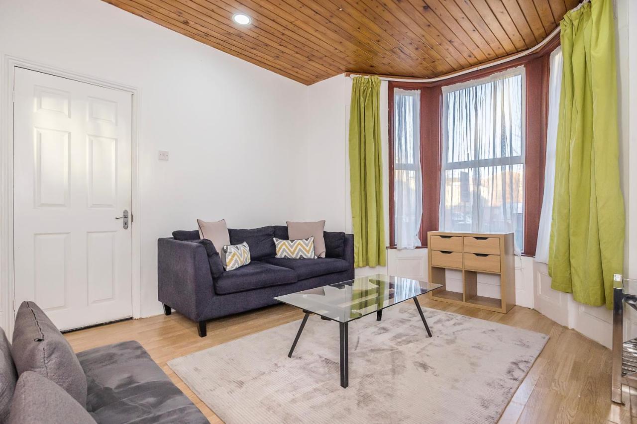 Bright In Stratford Guest house