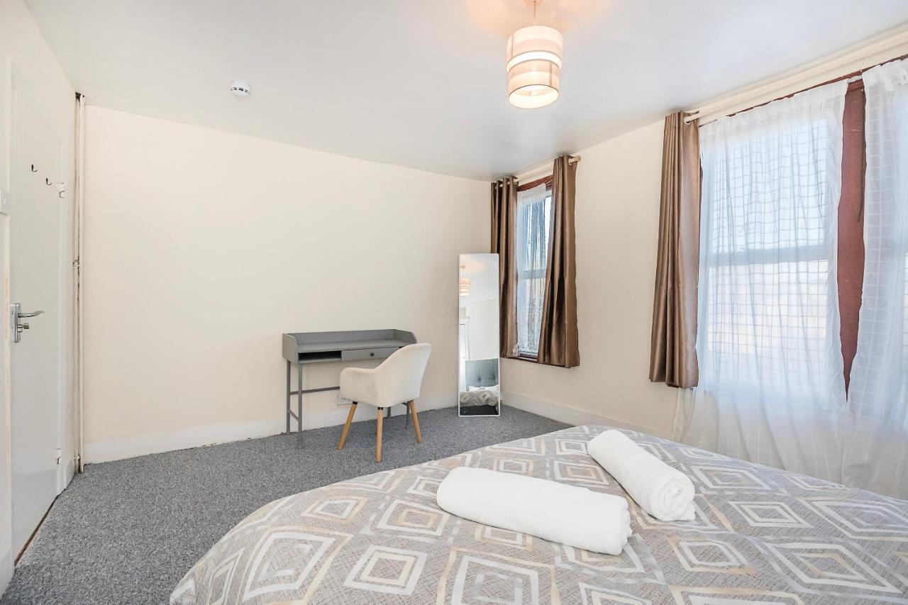 Guest house Bright In Stratford London