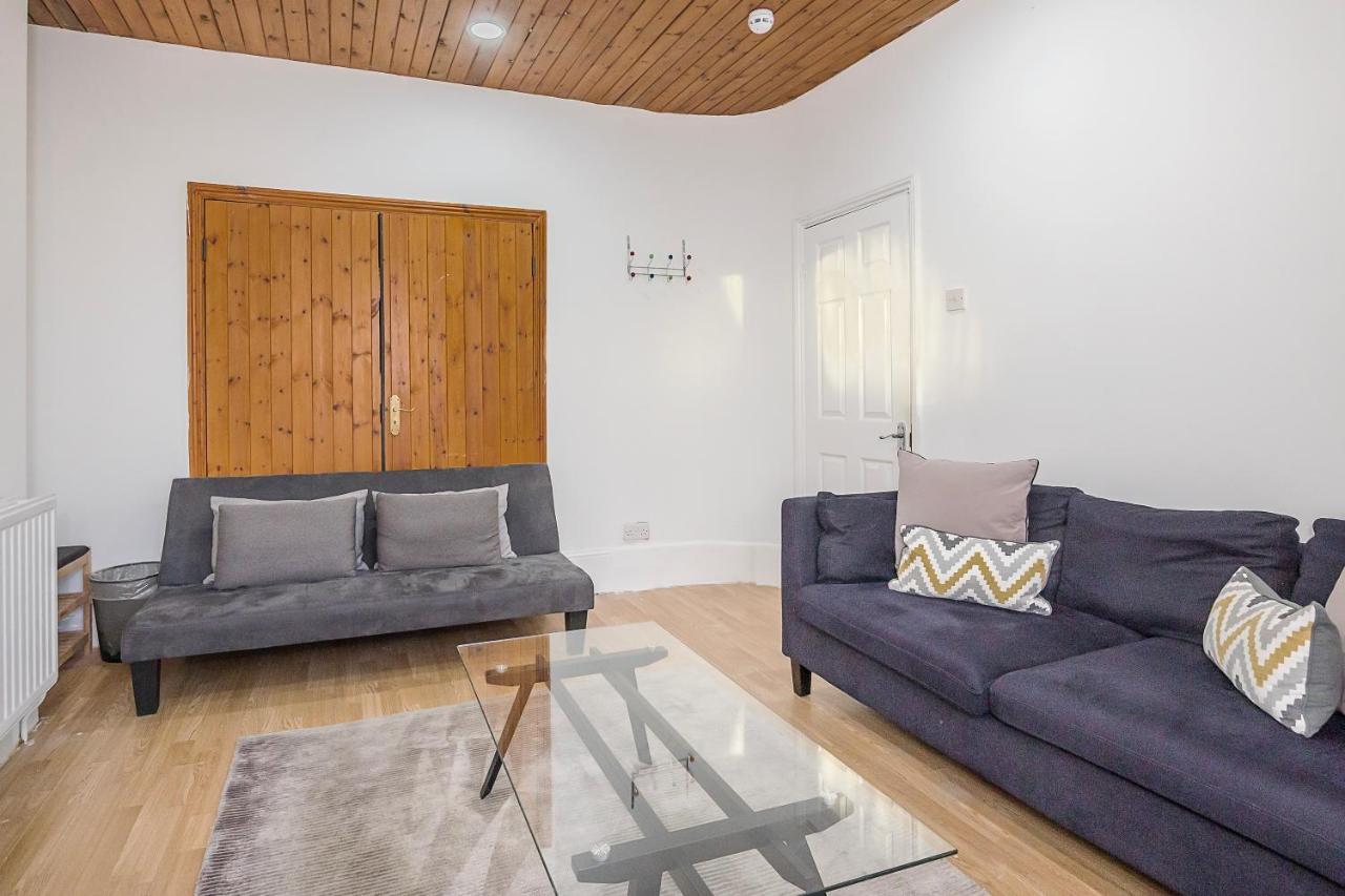 Guest house Bright In Stratford *