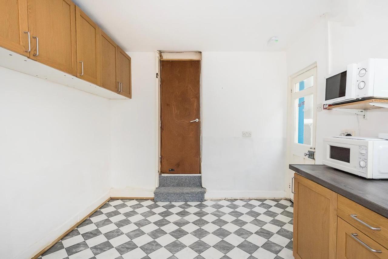 Guest house Bright In Stratford London