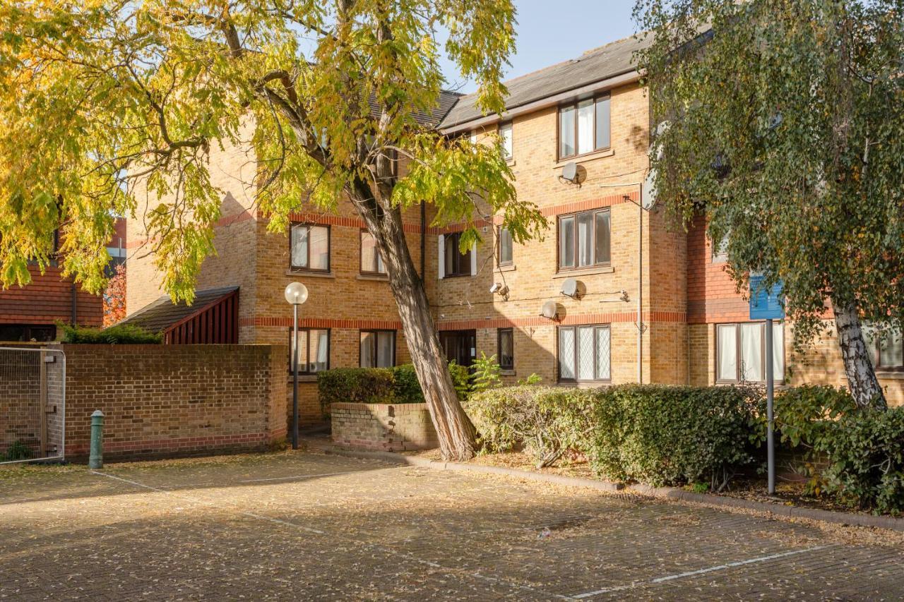 Lejlighed 2 King Beds Modern Refurb Flat - 10 Min 2 Bridge - Sleeps 6