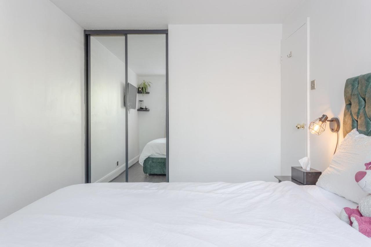 Lejlighed 2 King Beds Modern Refurb Flat - 10 Min 2 Bridge - Sleeps 6 *
