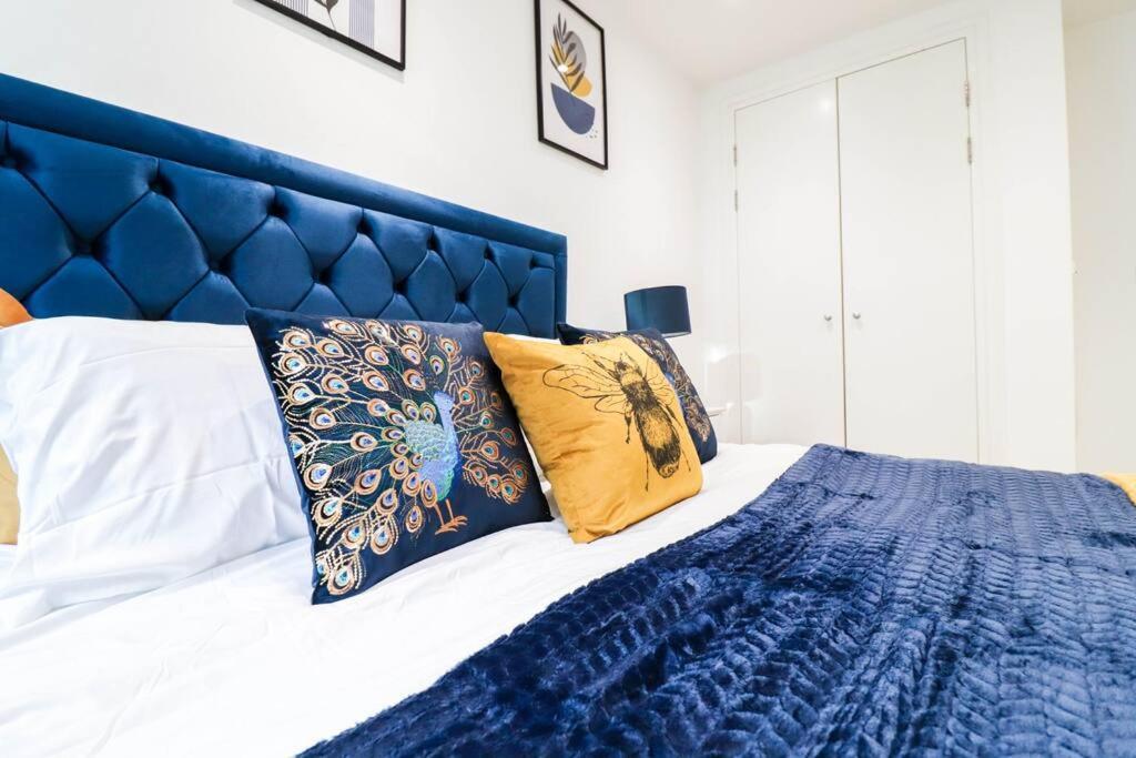 Appartement Canary Wharf-10% Discount-fibre Wifi-5mins To Tube *
