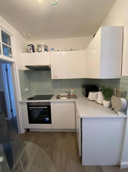 Stylish 2br Retreat In King's Cross, Leilighet