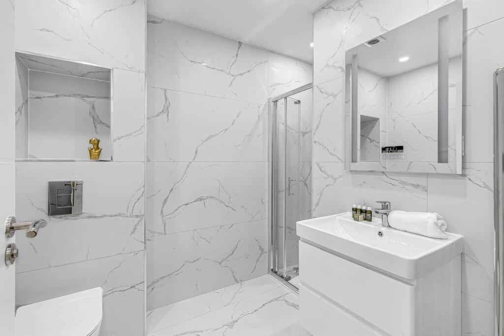 Apartment West Garden Luxury Near Elizabeth Line