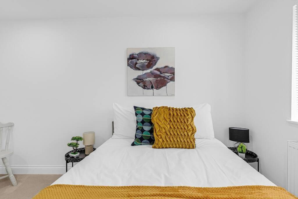 West Garden Luxury Near Elizabeth Line Apartment