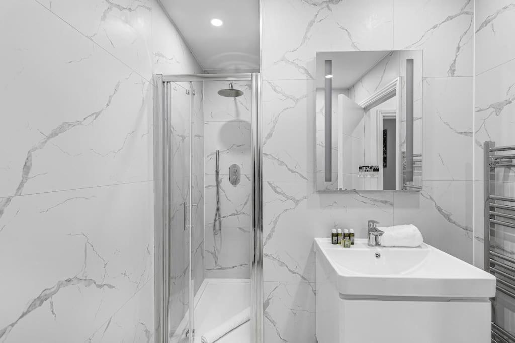 Apartment West Garden Luxury Near Elizabeth Line *