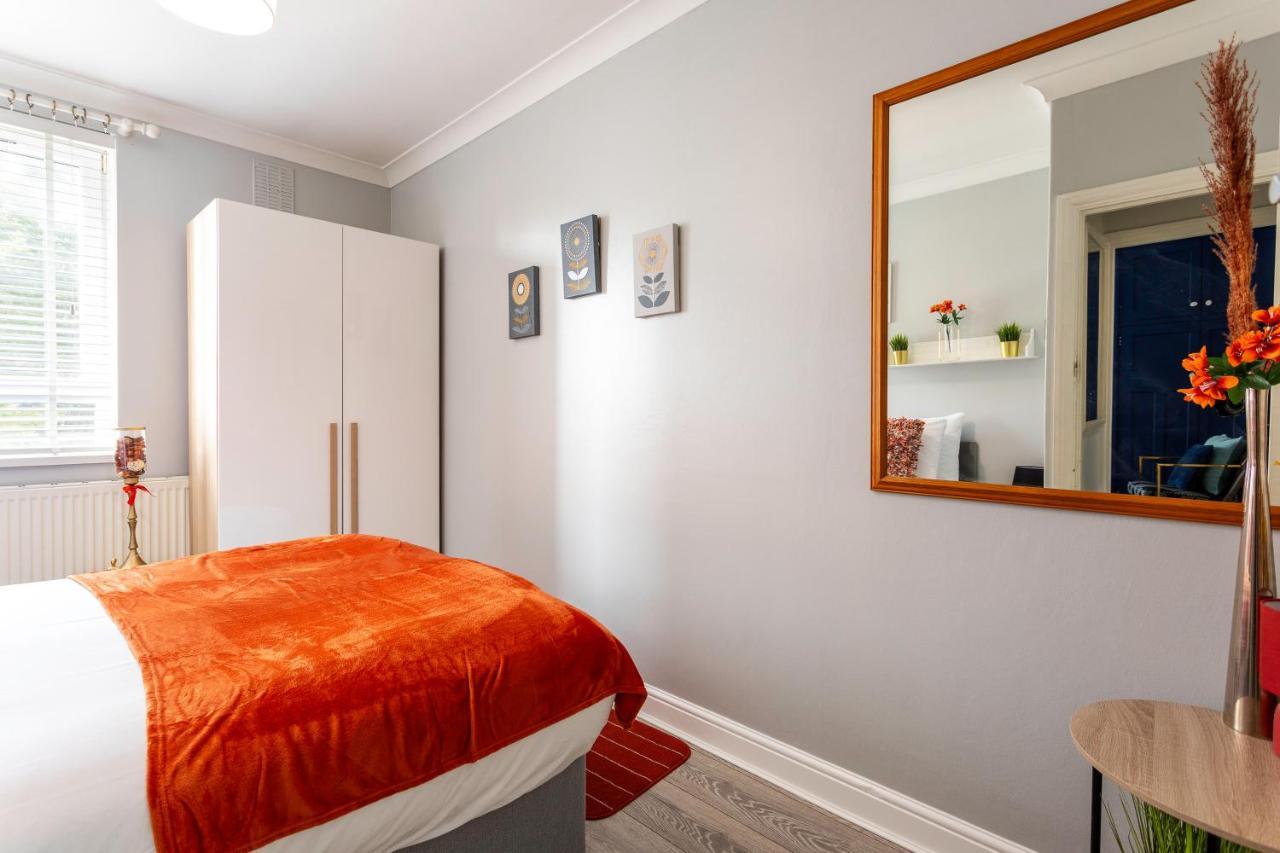 Apartment West Kensington Balcony Flat Beside Queens Club *