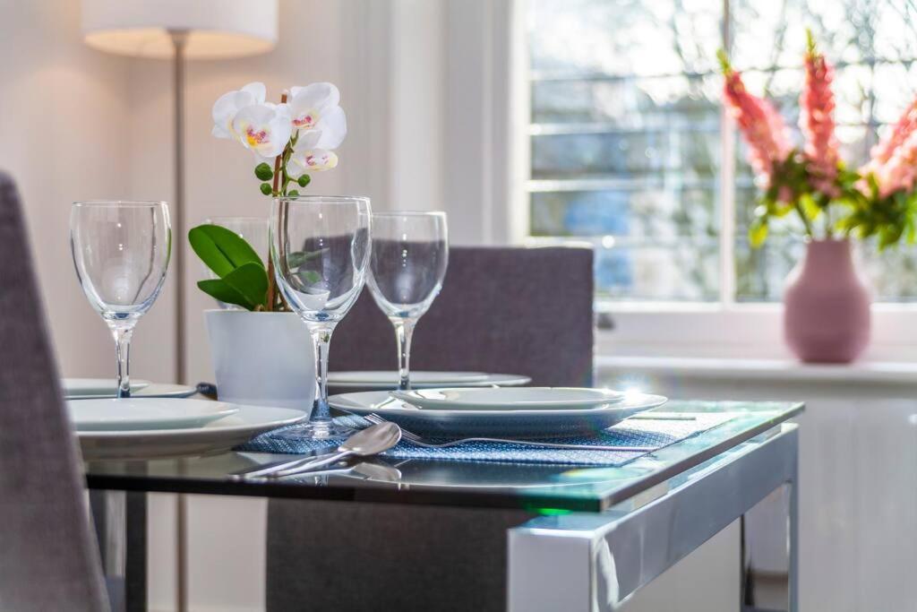 Brand New Self-contained 1 Bdr In Paddington Lejlighed *