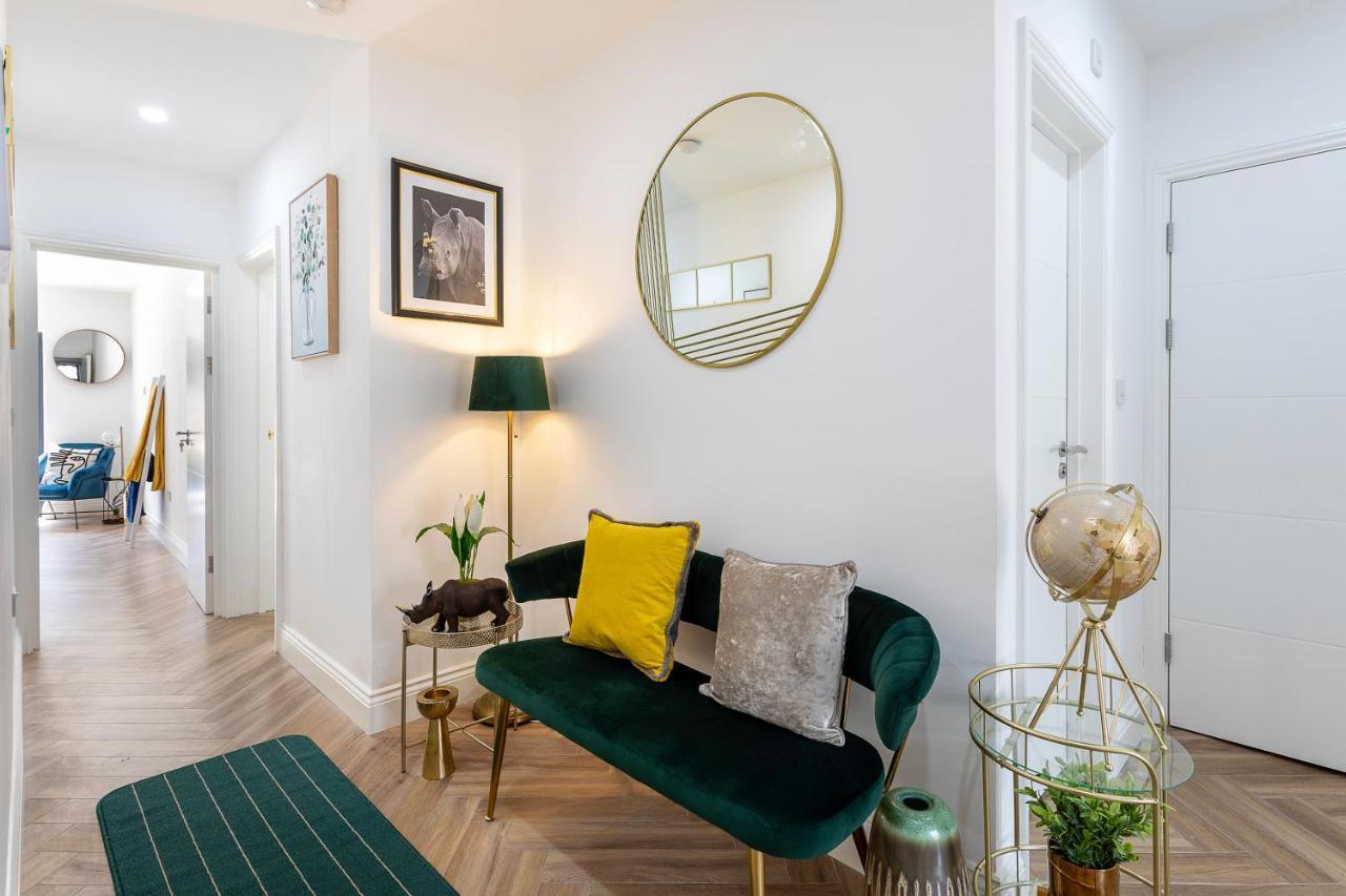 Stunning West Garden Flat 4bed 2 Bath Free Parking 10 Occupancy Lägenhet *