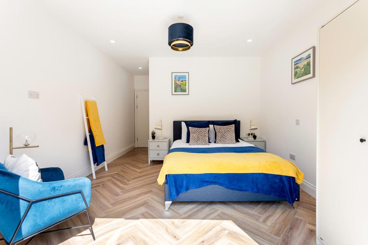 Stunning West Garden Flat 4bed 2 Bath Free Parking 10 Occupancy * Londres