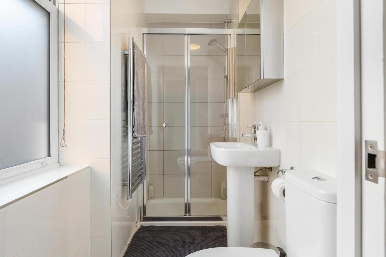 Apartment 221 Clapham Road *