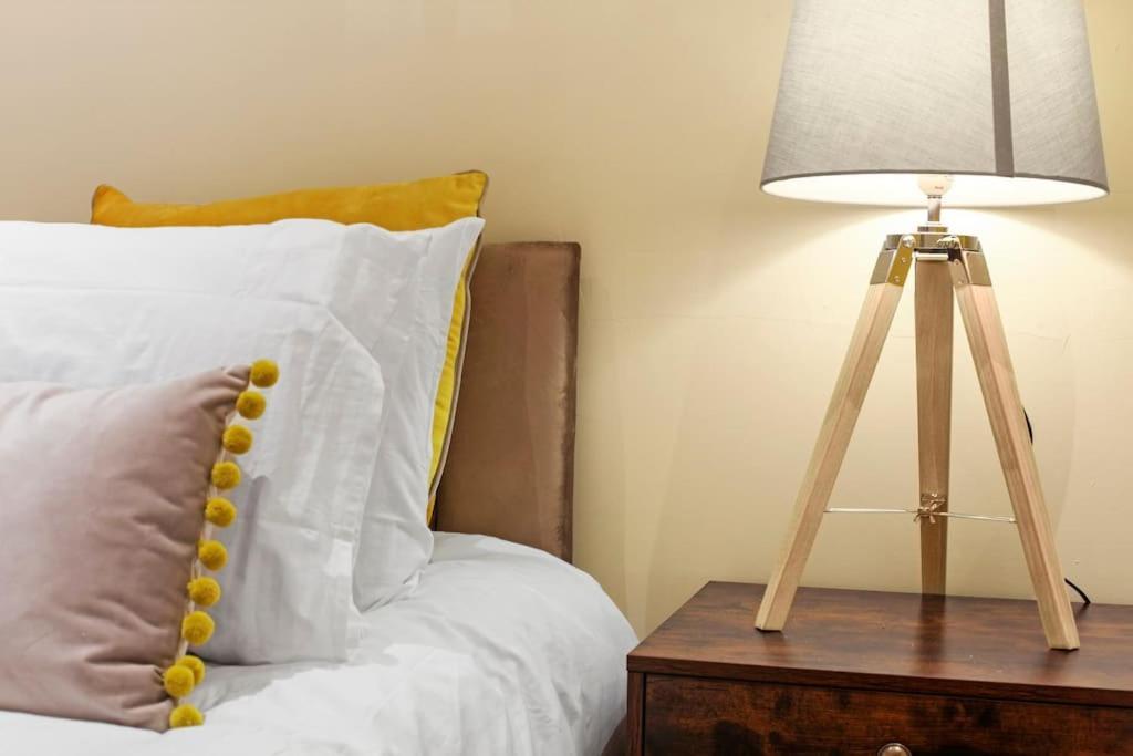 Stylish In Euston And Near Camden With Private Roof Terrace Londen