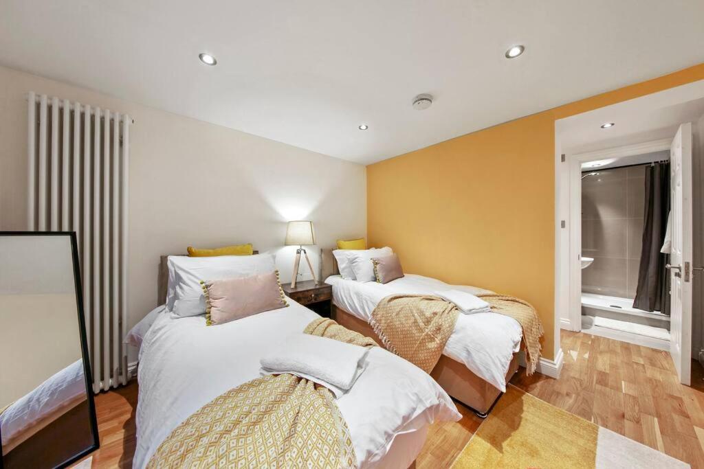 Stylish In Euston And Near Camden With Private Roof Terrace Londen
