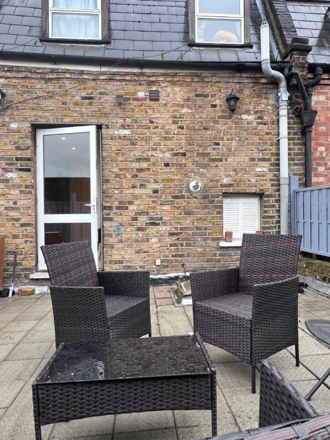 Apartment Flat In With Large Patio
